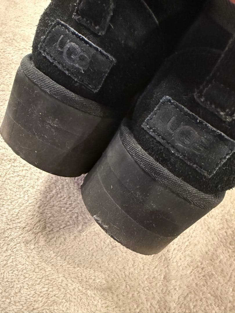【中古】*⭐︎ UGG アグ ⭐︎* ブラック ムートンブーツ *⭐︎ 厚底 黒⭐︎*
