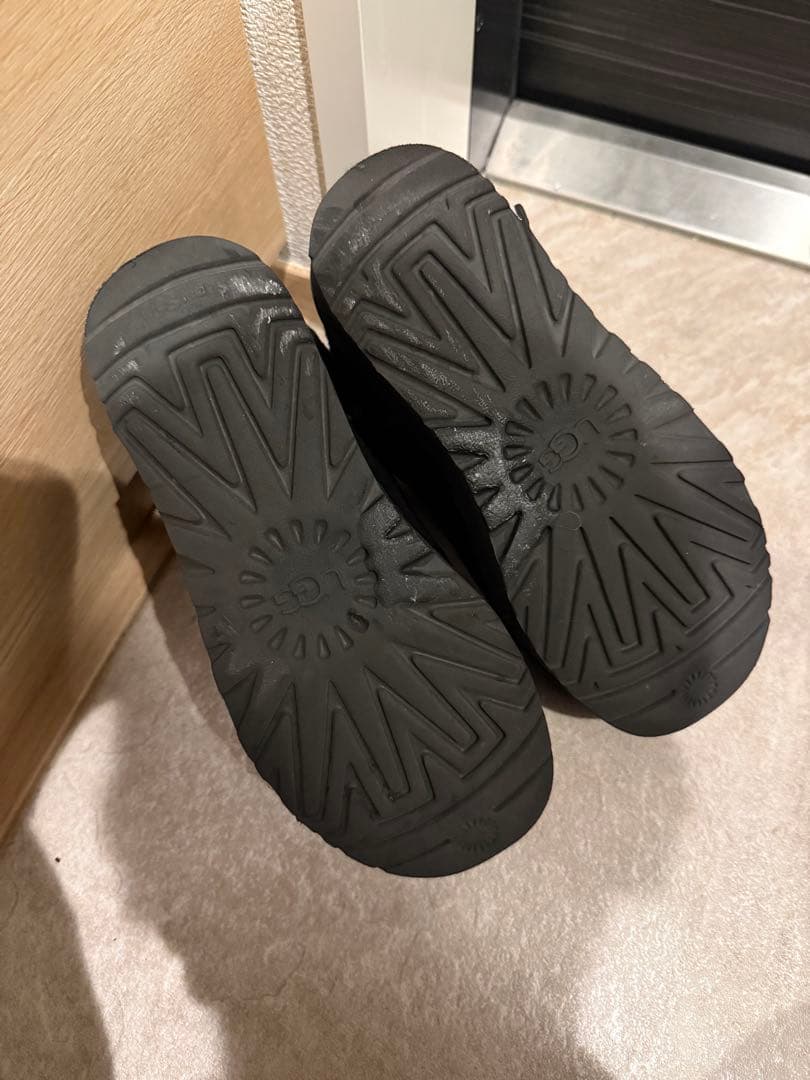 【中古】*⭐︎ UGG アグ ⭐︎* ブラック ムートンブーツ *⭐︎ 厚底 黒⭐︎*