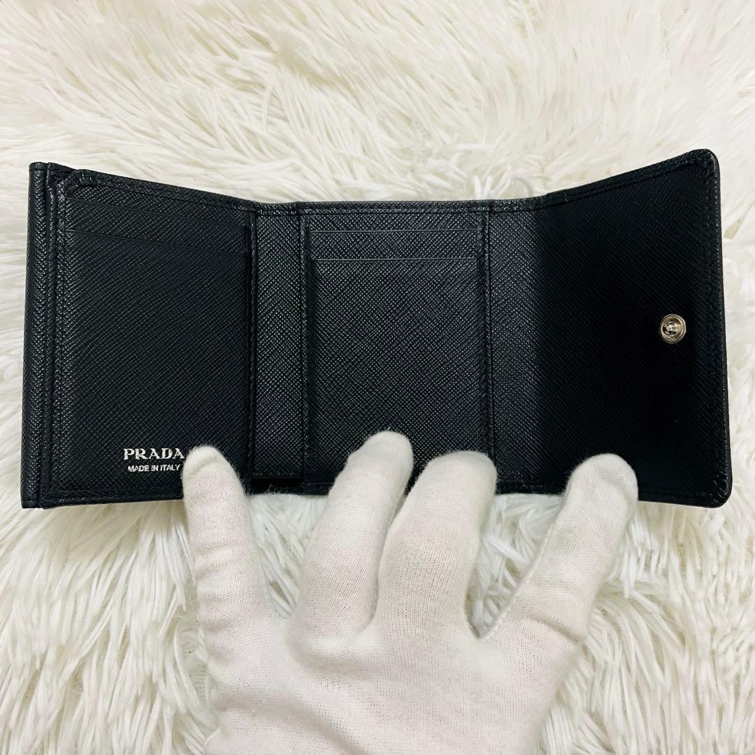 極美✨付属完備✨PRADA 三つ折り財布 サフィアーノ 三角ロゴ レザー 黒