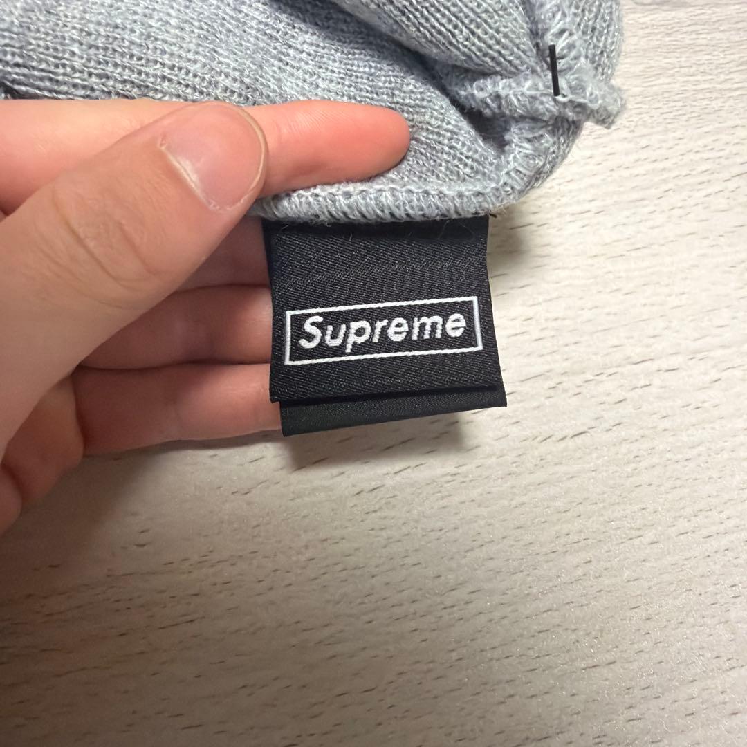 【新品未使用】Supreme ニット帽 グレー World Famous刺繍