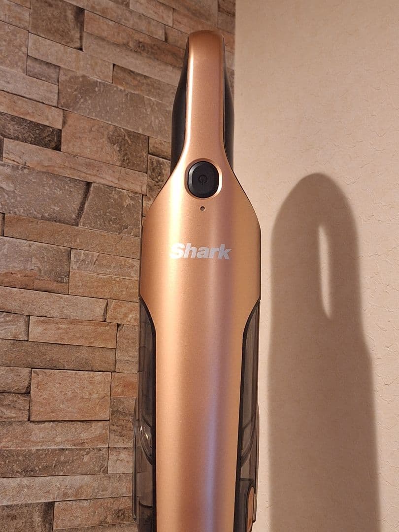 シャーク 充電式 サイクロン スティック クリーナー CH966J-LC中古品
