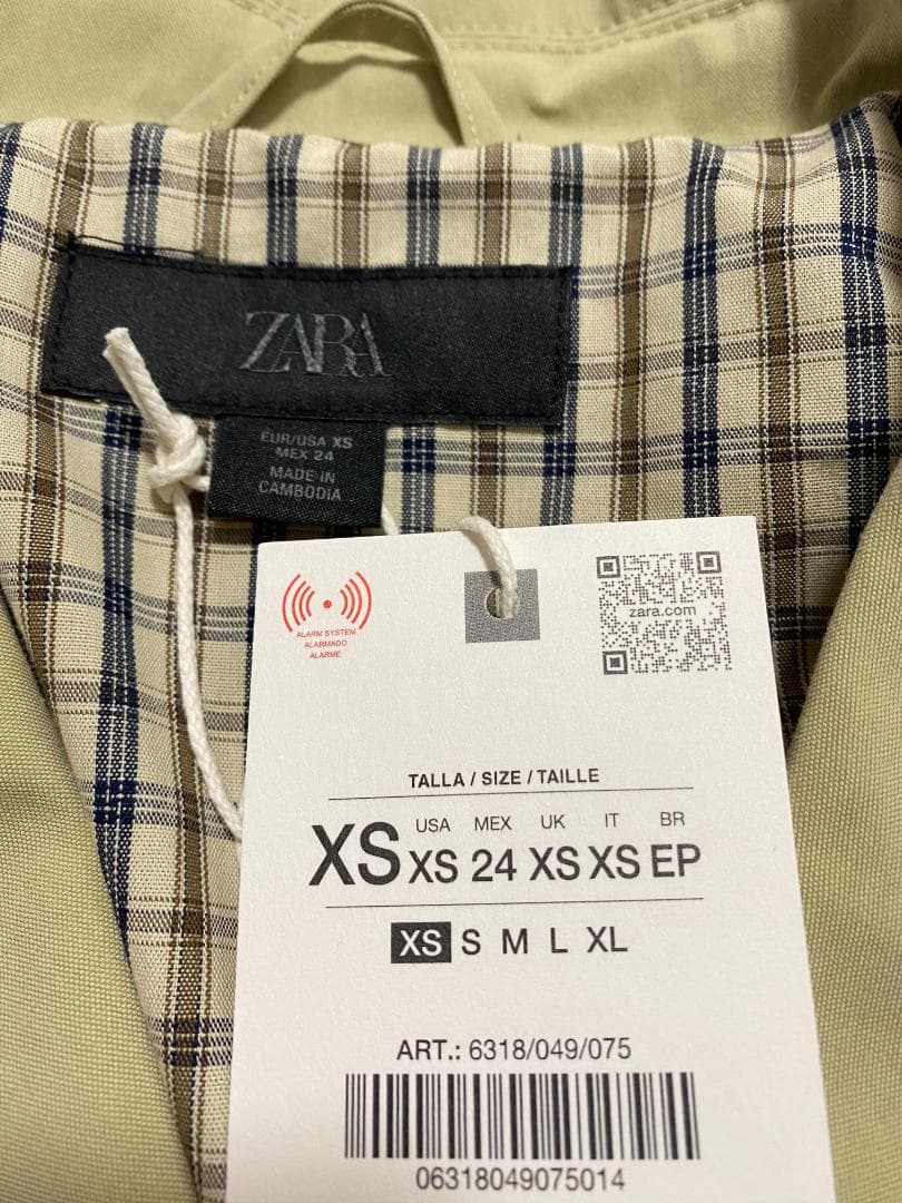 新品 ZARA 調節可能なウエスト ショートトレンチコート 色 XS
