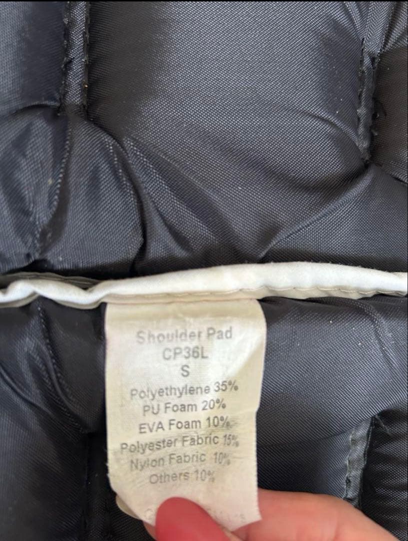 美品⭐️アメリカンフットボール用ショルダーパッド