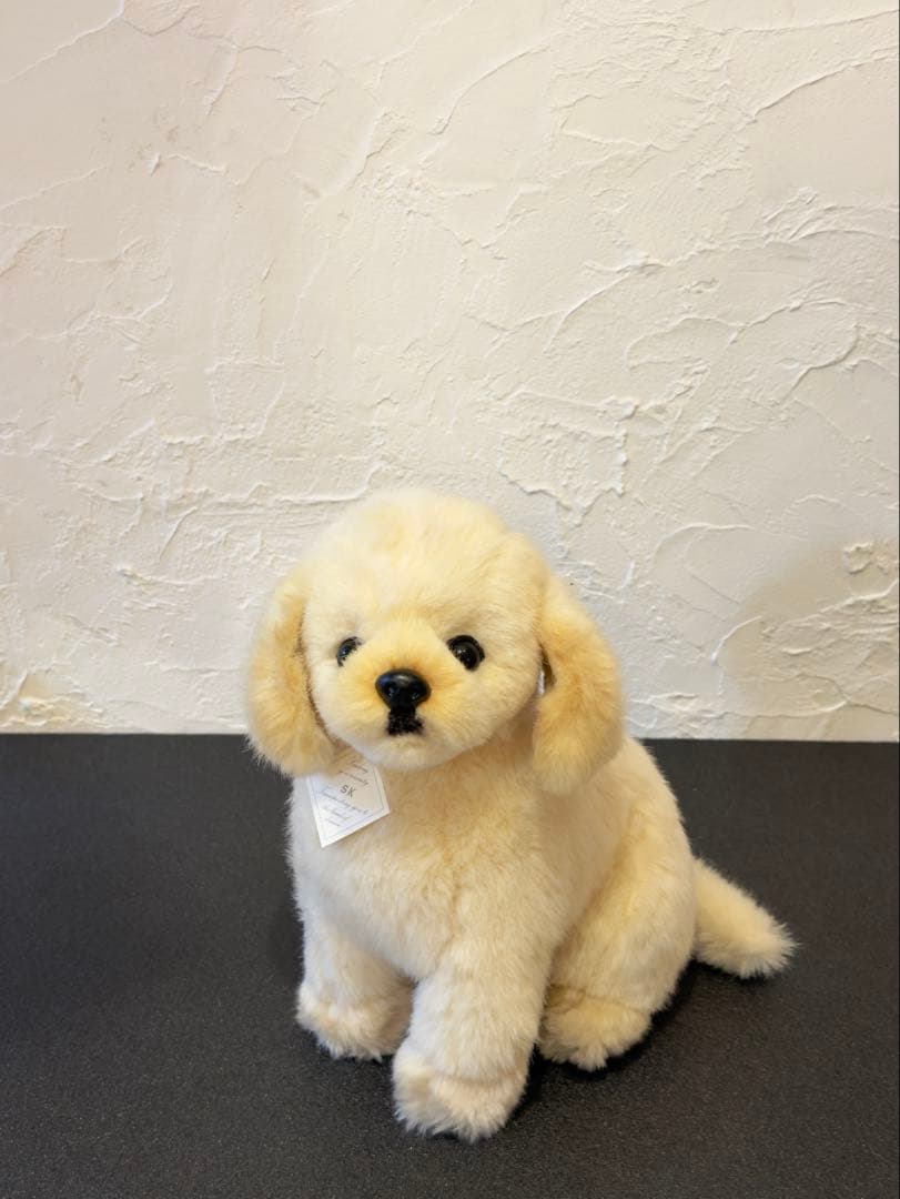 ゴールデンレトリバーの犬のぬいぐるみ