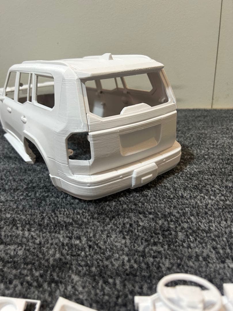 ランクル250 ボディー　1/10 ホワイトSUVボディキット 1/10スケール