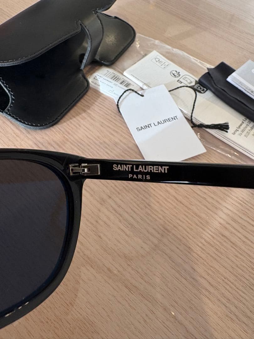 SAINT LAURENT サンローラン　サングラス　ブラックSL 28-002