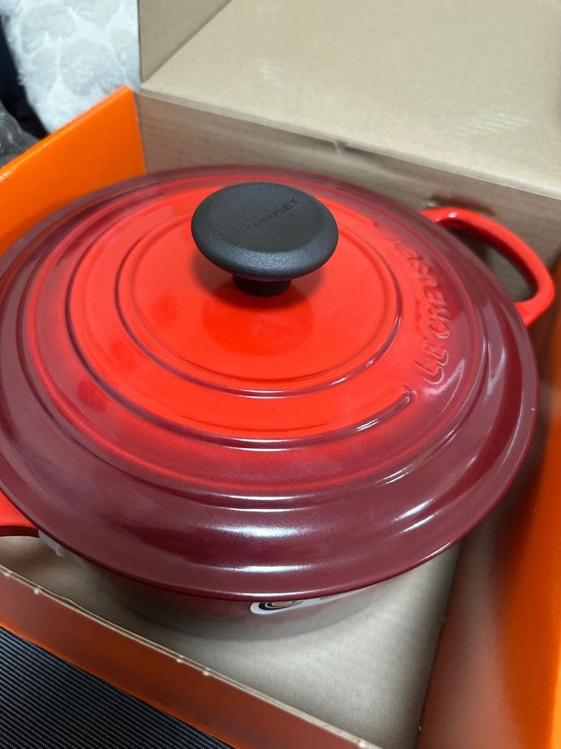 ルクルーゼ ⭐️ココットロンド 24cm ⭐️チェリーレッド 両手鍋 4.2L⭐️新品