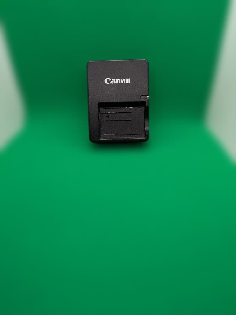 一眼レフデビューに！Canon Kiss X3 Wズームセット★SDカード付