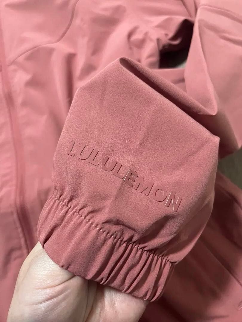 ムーミン様　lululemon ジップパーカー ピンク　ピラティス　ヨガ　撥水