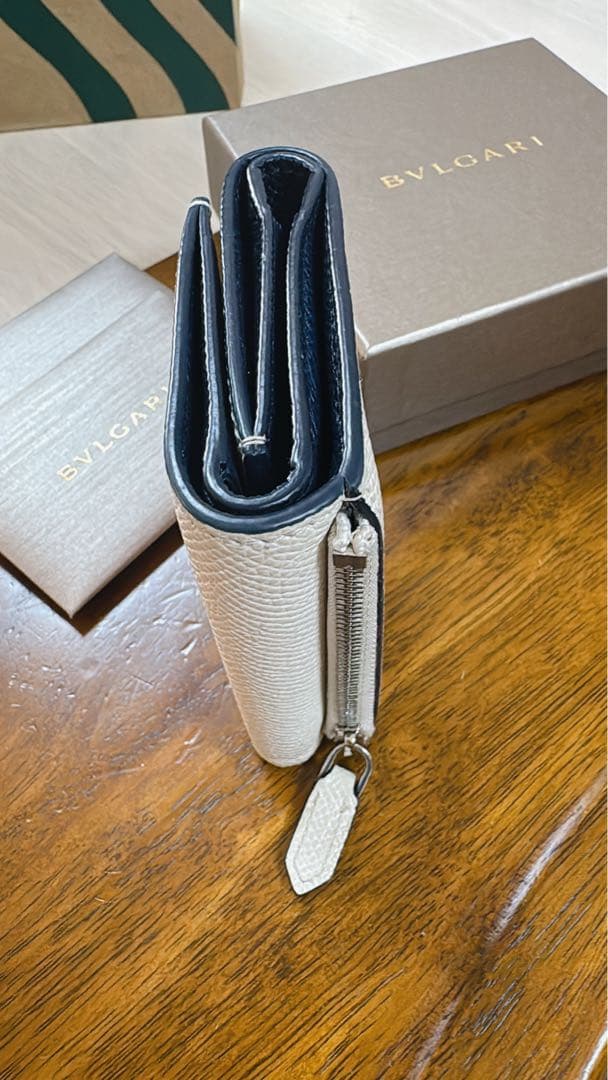 【箱付き】BVLGARI 三つ折り財布 ブルガリ コンパクトウォレット ホワイト