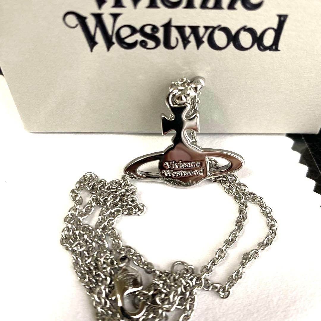Vivienne Westwood バスレリーフオーブネックレス
