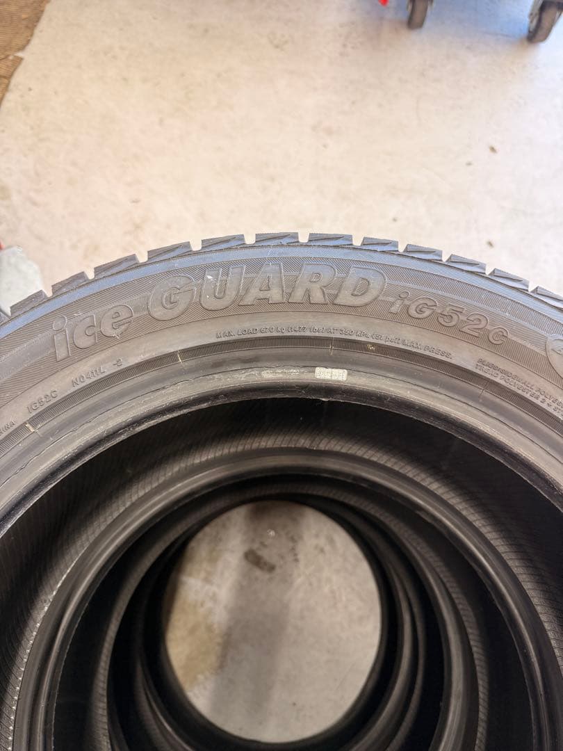 ice GUARD iG52C 215/55R17 スタッドレスタイヤ 4本