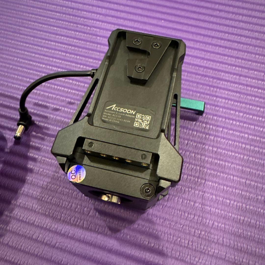 ビデオカメラ Accsoon V Lock Adapter