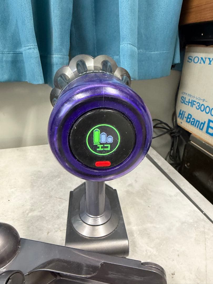 ダイソン Dyson 掃除機 コードレスクリーナー SV18 動作品