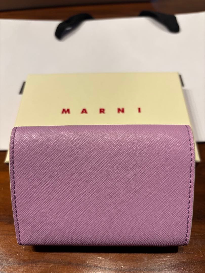 【新品未使用】最終値下げ！！MARNI 三つ折財布