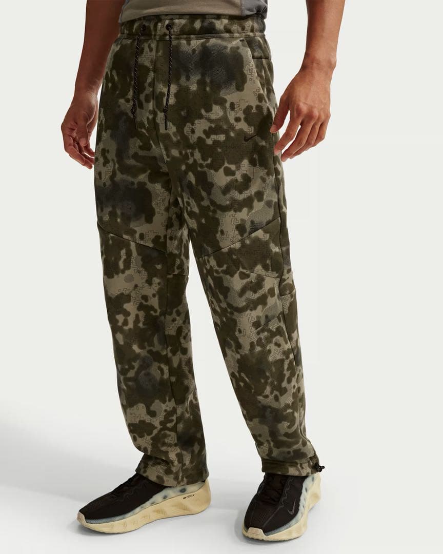 【新品】ナイキ テック メンズ オープンヘム フリース カモ パンツ L