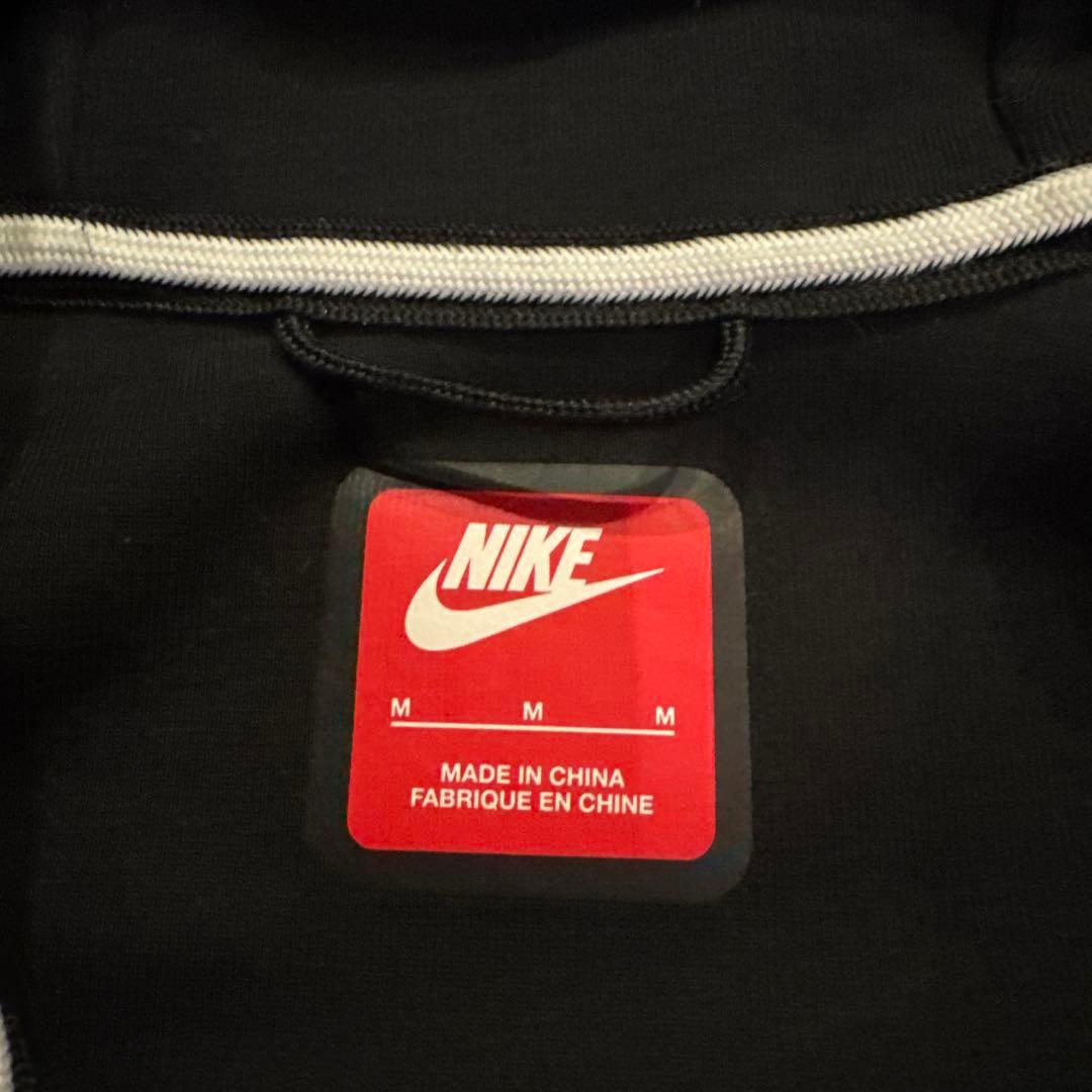 NikeテックフリースMサイズ　新型モデル