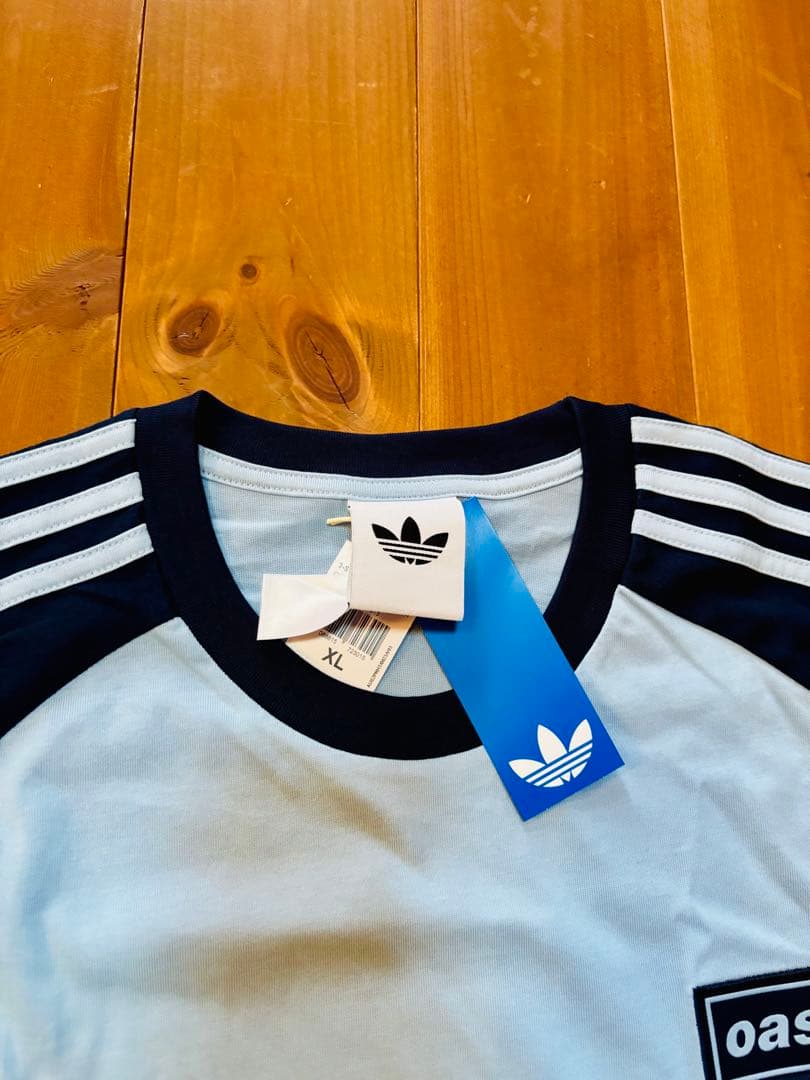 新品！adidas × Oasis ツアースリーストライプス Tシャツ　XL
