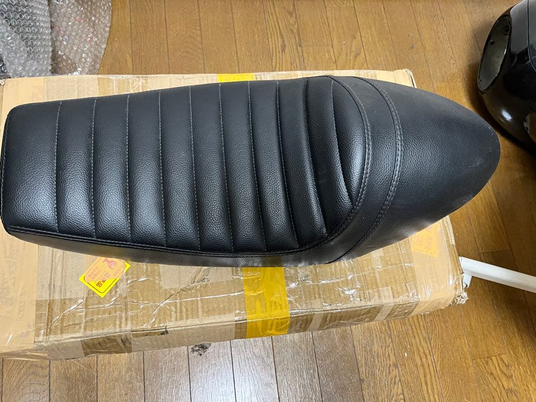 SR400 カフェレーサーカスタムシート