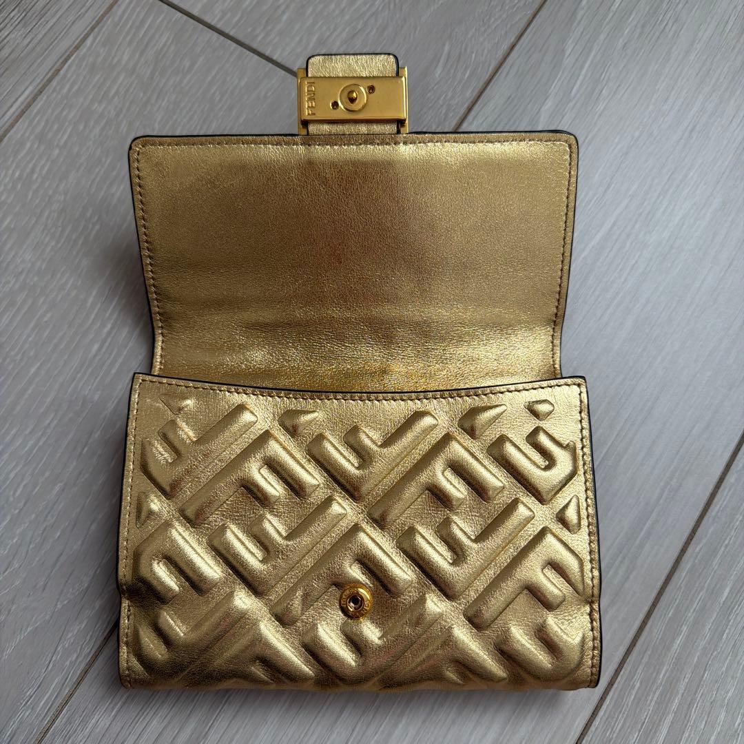 FENDI 三つ折り財布 ゴールド