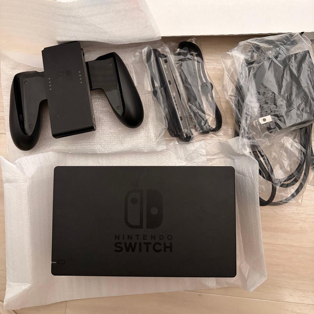 Nintendo Switch ニンテンドースイッチ2020年式美品、付属品完備