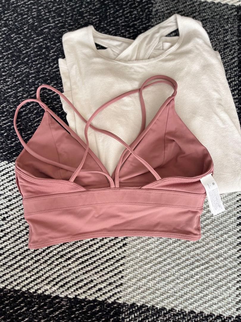 Lululemon ヨガ／ピラティス トップス 2点セット（Size 4）