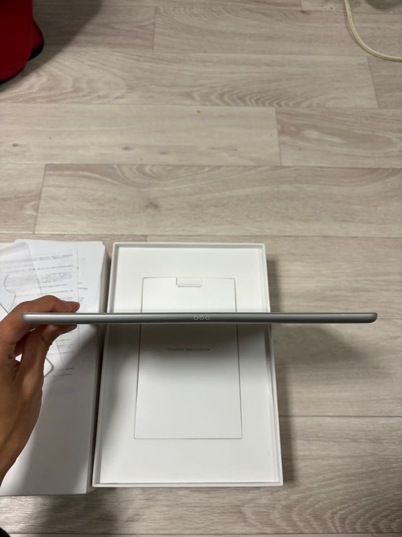 iPad 8 32GB シルバー WiFiモデル A2270 MYLA2J/A