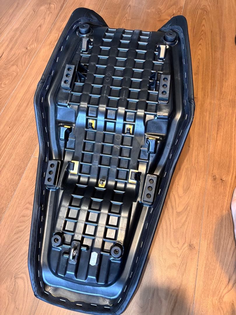 XL750トランザルプ TRANSALP 純正ローシート