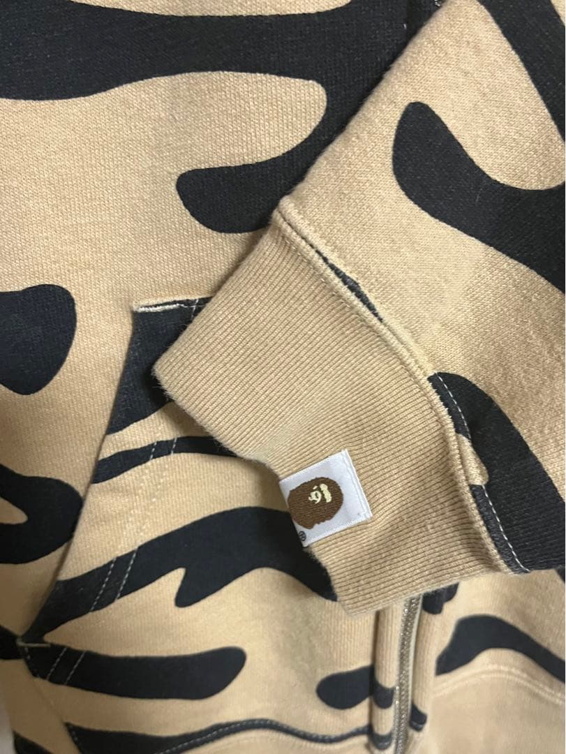 A BATHING APE アベイシングエイプ　フィッシュ パーカー