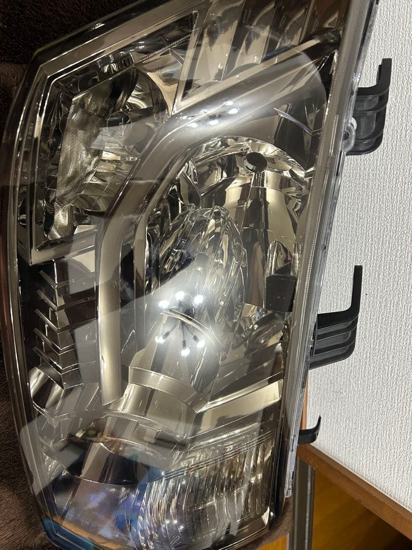 デリカd5 前期型HIDヘッドライト三菱自動車正規極美品　プロテクトフィルム