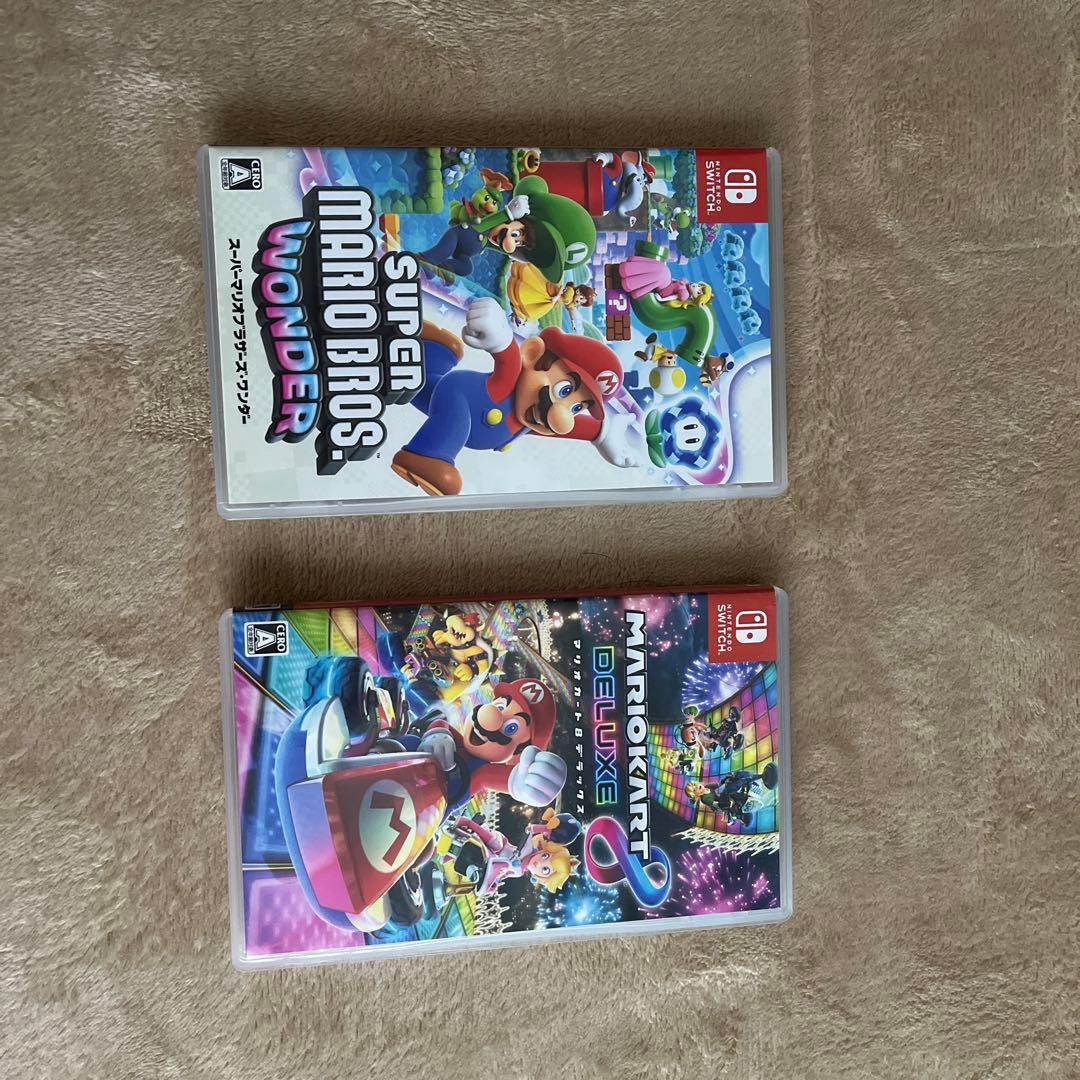 Switch 本体　(カセット2つ付き)