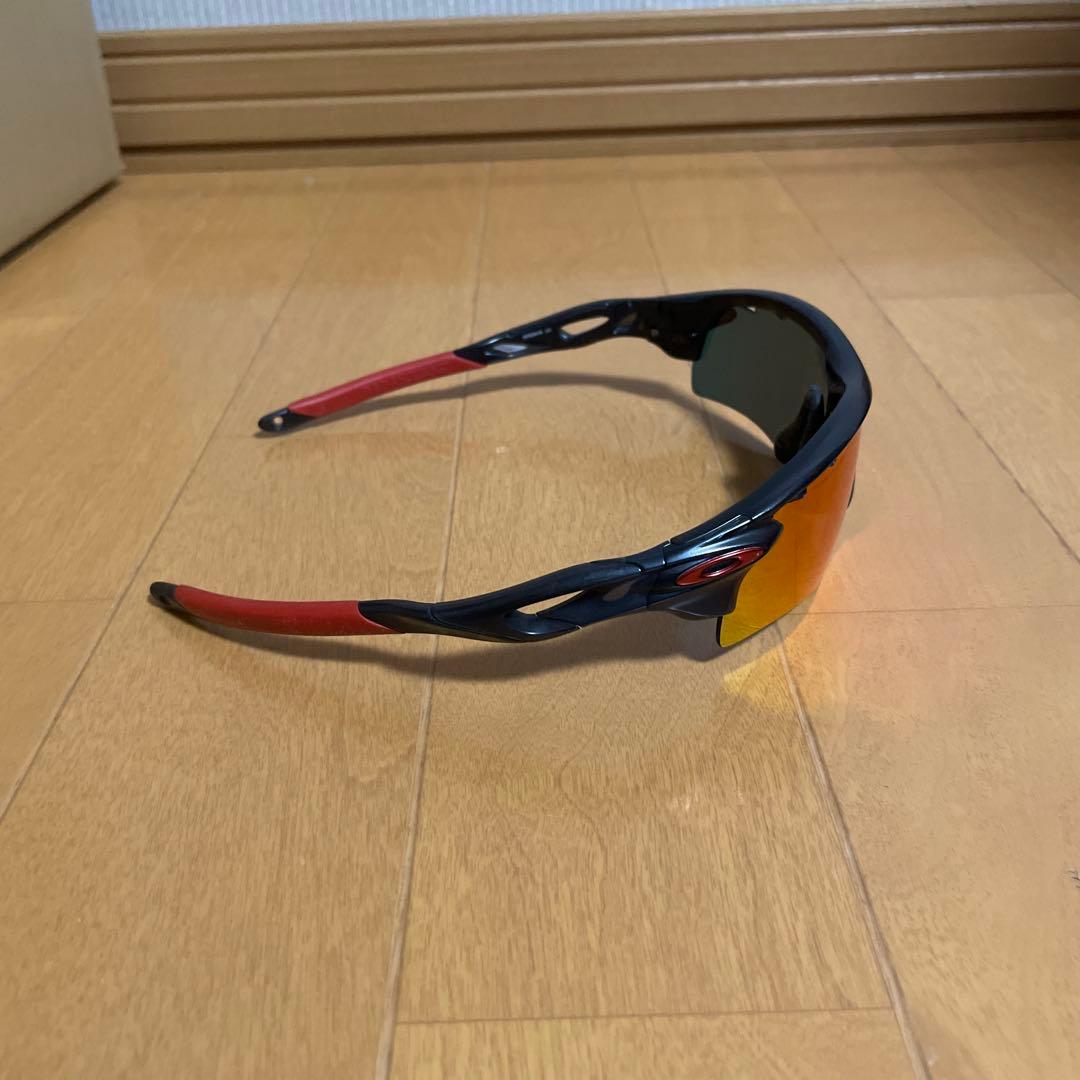 ふ*わ様 オークリー サングラスグラデーションレンズ ネイビーとレッド