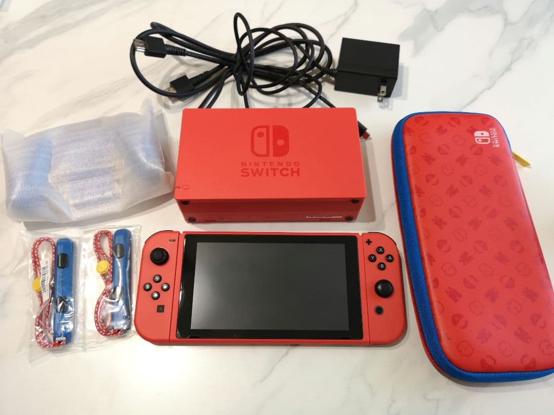 Nintendo Switch 　本体　マリオレッド✕ブルー