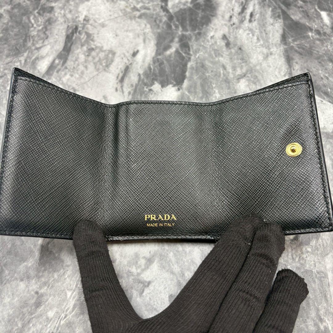 Shion 　　美品✨レア物✨PRADA ミニ財布　サフィアーノ　シャイン