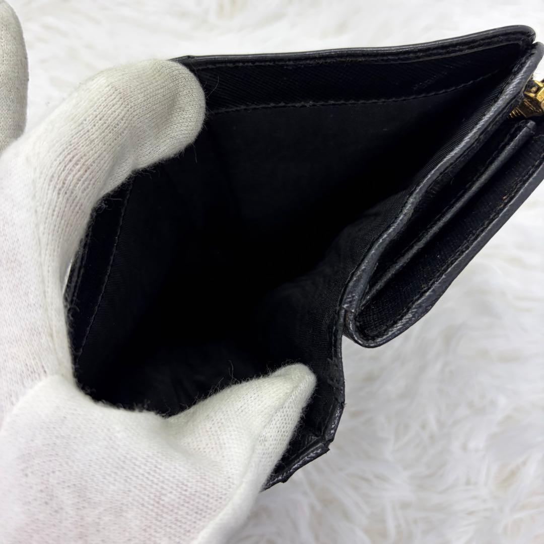 美品✨プラダ　二つ折り財布　L字ファスナー　金ロゴ　レザー　サフィアーノ 黒