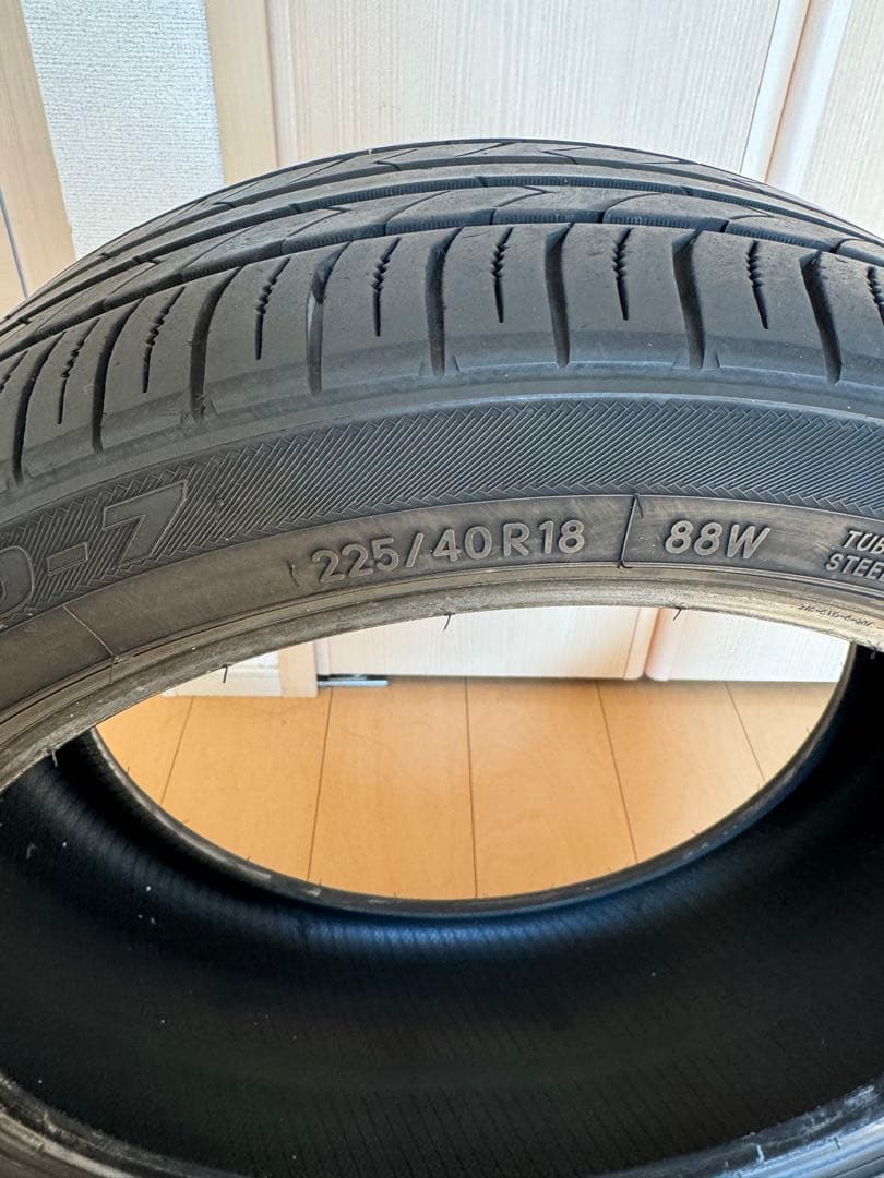 Toyo 225/40R18 タイヤ　2本セット