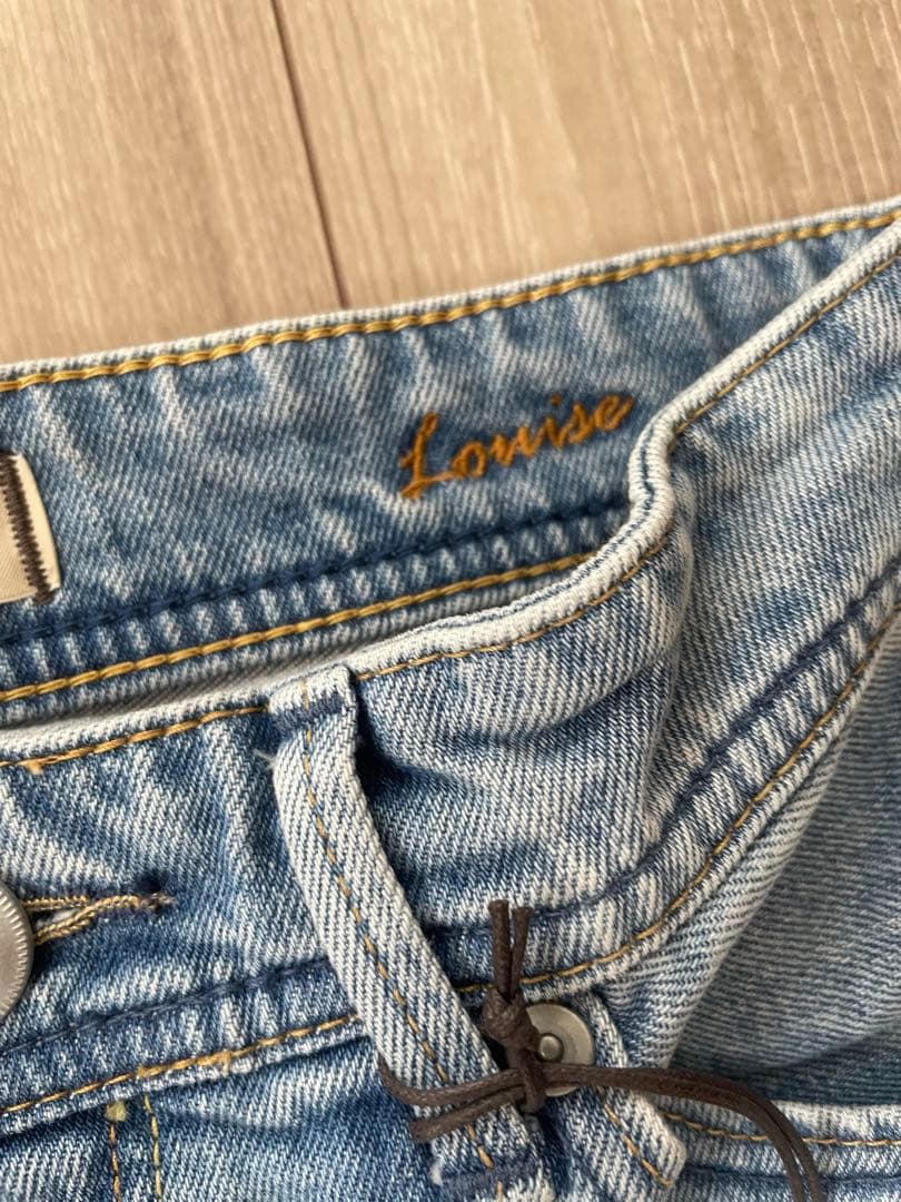 【未使用品】 YANUK ストレート”LOUISE” ブルーデニム 26