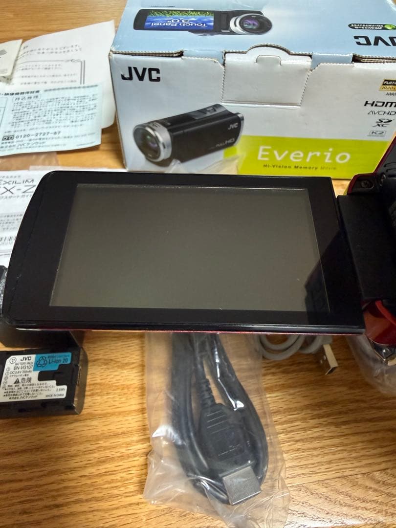 美品 JVC Everio GZ-HM33 バッテリー3個付 ビデオカメラ