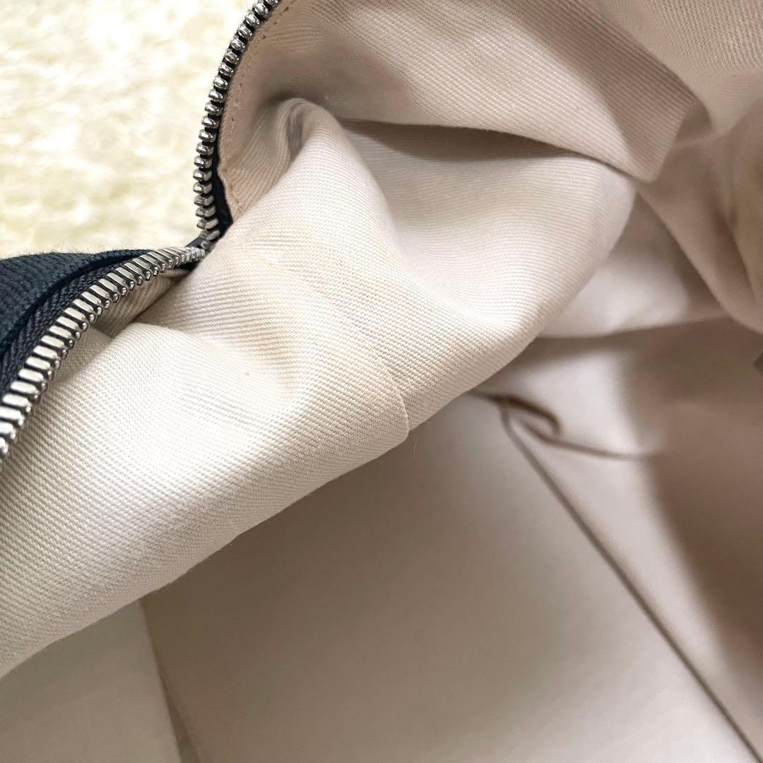 Salvatore Ferragamo ボストンバッグ 旅行バッグ　ブラック