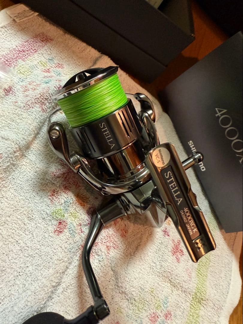 22ステラ4000XG スピニングリール