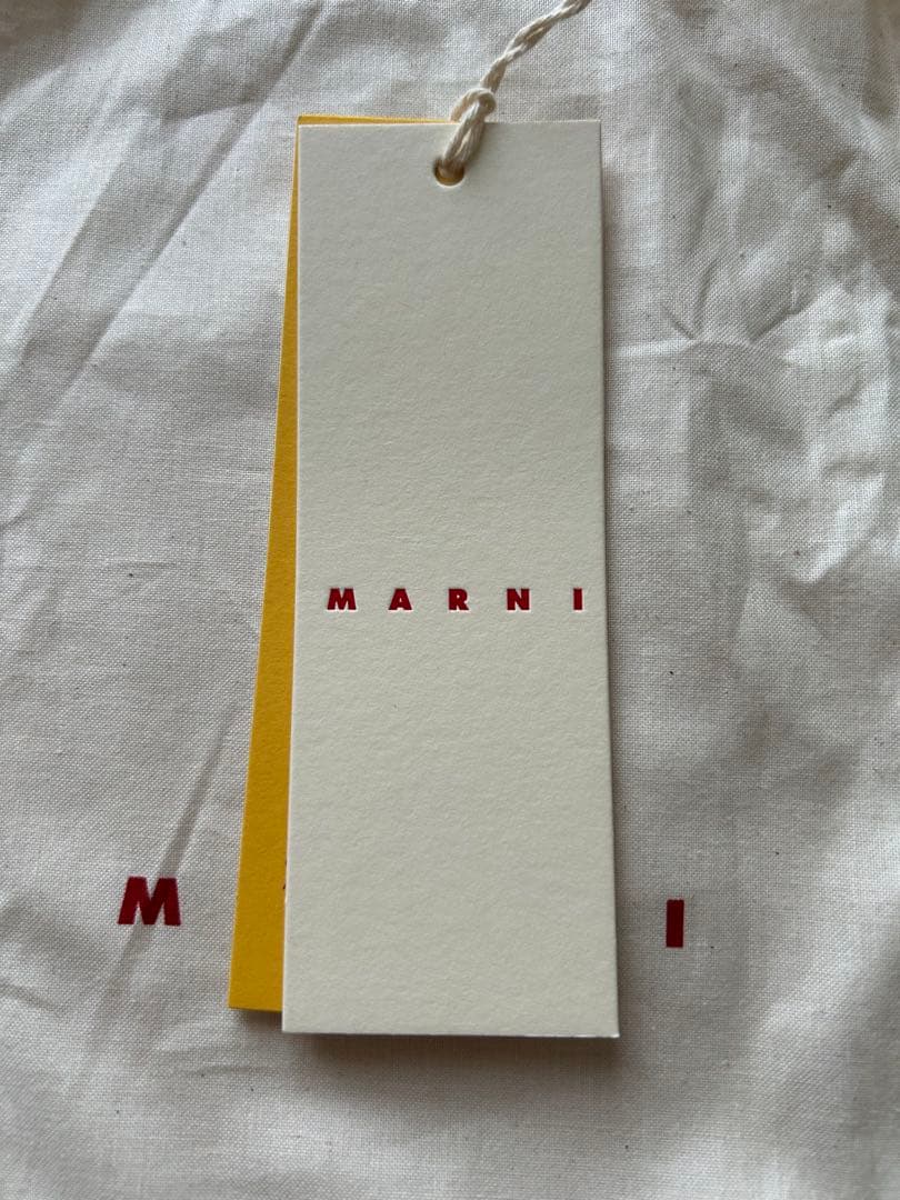 正規品新品タグ付きMARNI 三つ折り財布 オリーブグリーン/ピンク
