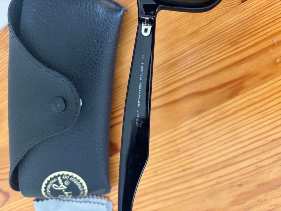 Ray-Ban RB2132 ブラックサングラス ケース付き