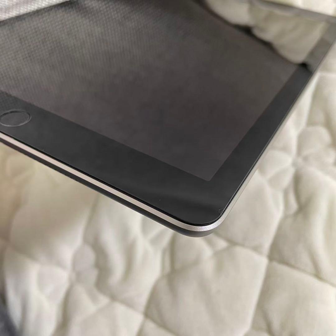 【美品】　ipad 第5世代 9.7 inch大画面　32GB 大容量 本体のみ
