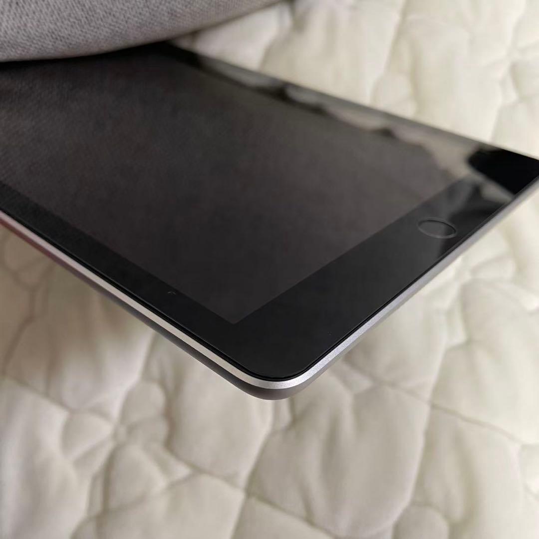 【美品】　ipad 第5世代 9.7 inch大画面　32GB 大容量 本体のみ