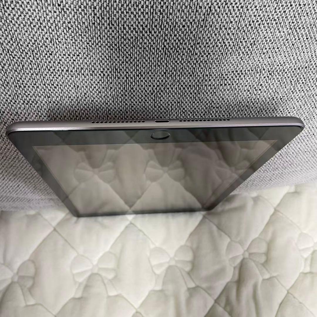 【美品】　ipad 第5世代 9.7 inch大画面　32GB 大容量 本体のみ