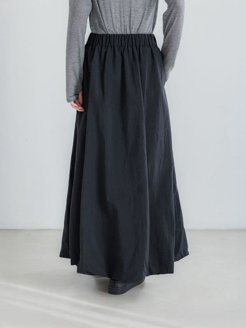 【crewre】ナイロンドレープマキシスカート black
