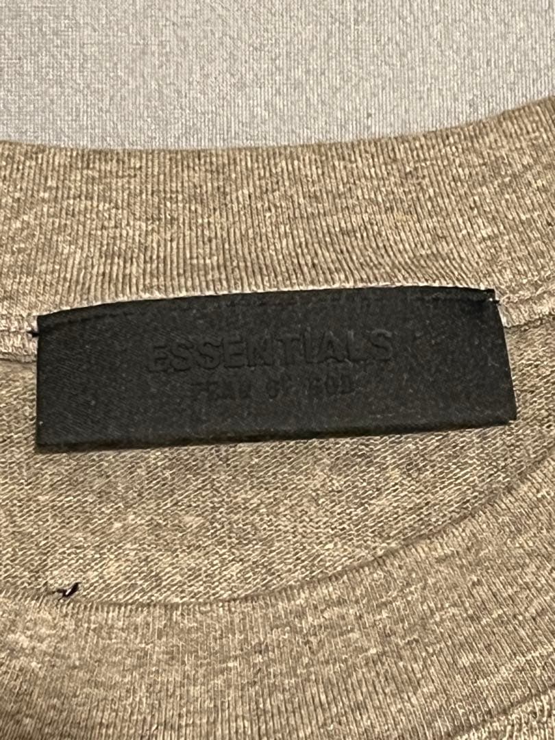 【新品未使用】Fear of God ESSENTIALS Tシャツ