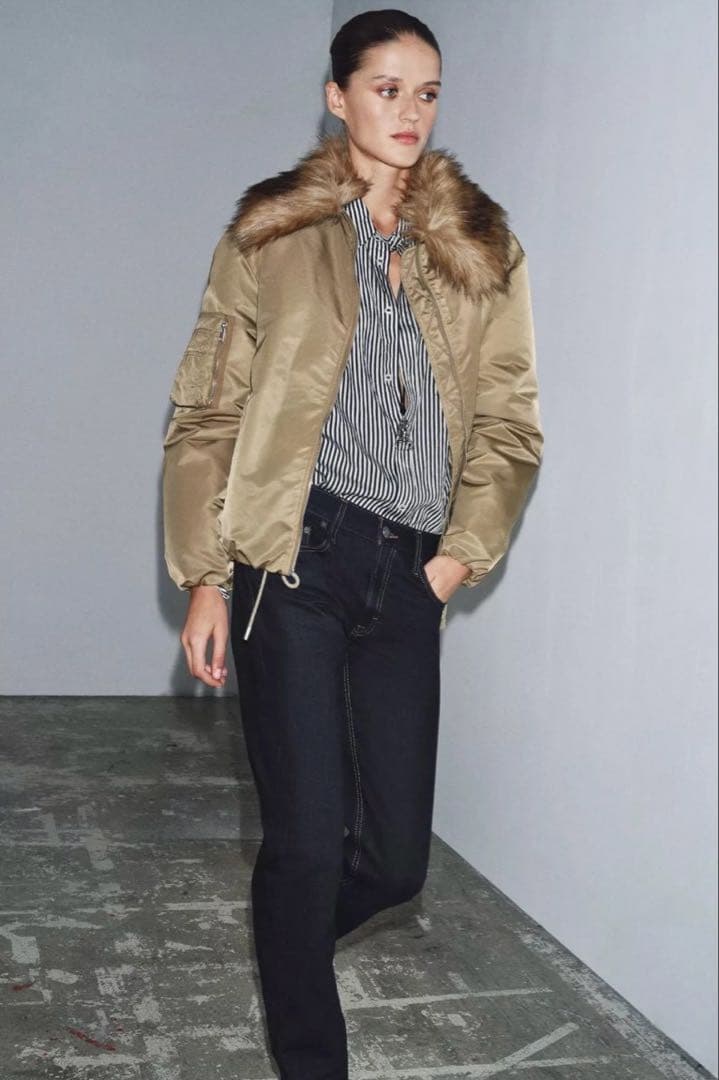 ZARA ザラ　フェイクファー襟ボンバージャケット