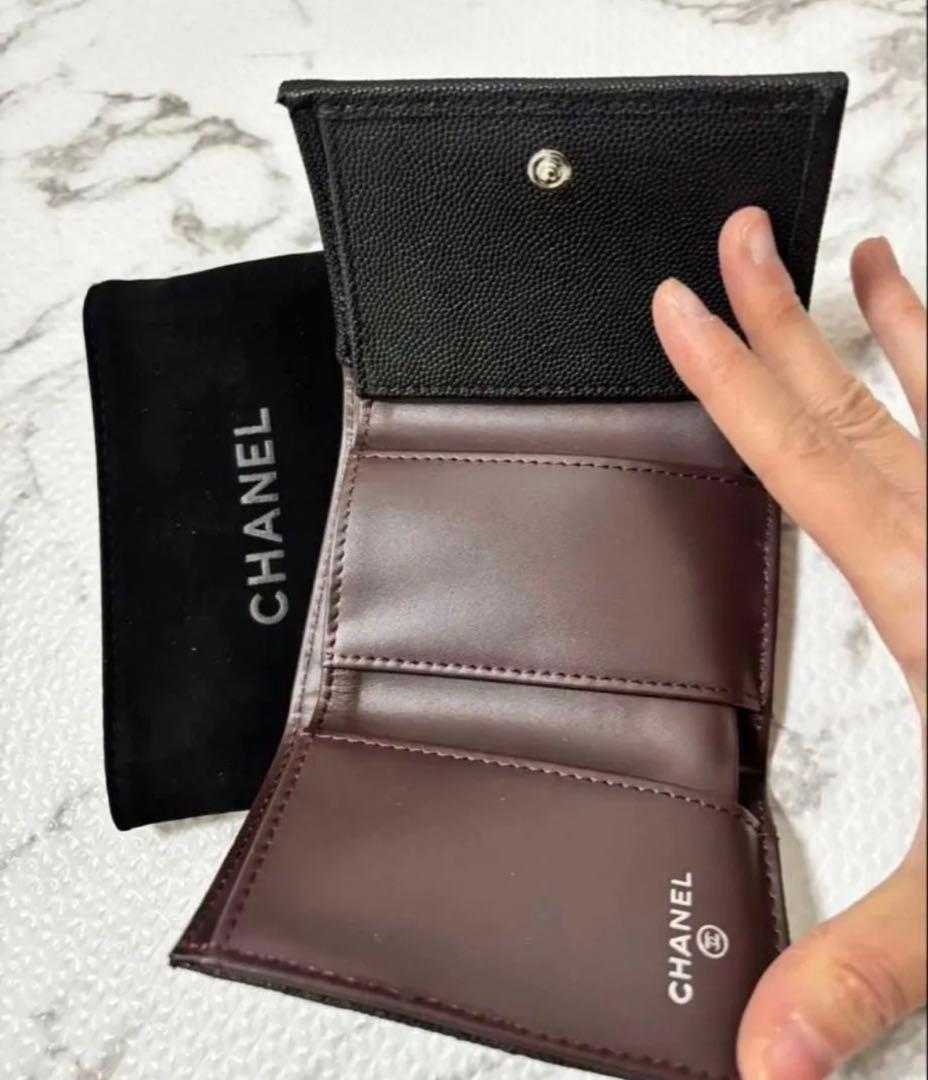 CHANEL スモールフラップ　ブラック 三つ折り財布　キャビアスキン