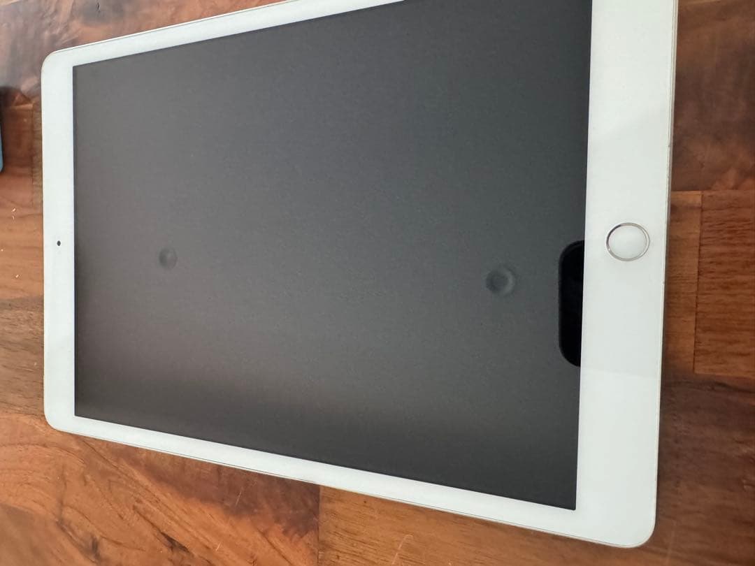 コメナガiPad8 第8世代 32GB SIMフリー